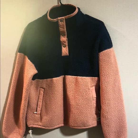 Colorblock Fleece Pullover - Picture 1 of 4